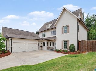 1719 Helen Ridge Dr, Vestavia Hills, AL 35242