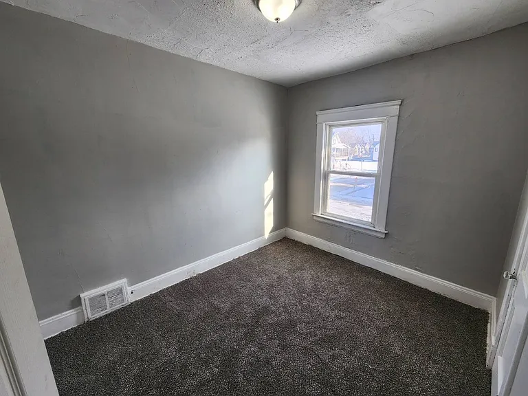 12514 Locke Ave — Photo 14