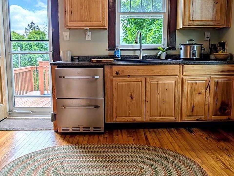 2nd image of 740 Highland Ave
