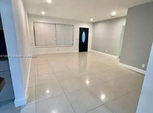 580 NE 171st St, North Miami Beach, FL 33162