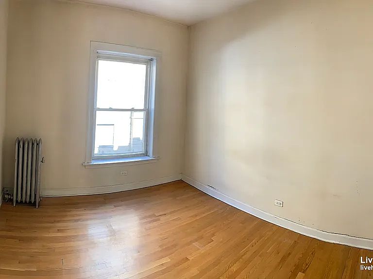 1st image of 3902 N Pine Grove Ave #2
