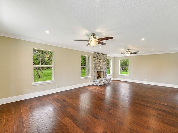 4th image of 9131 Pierce Massie Dr