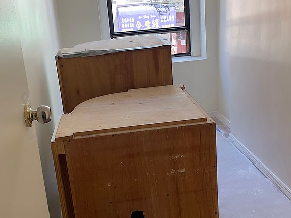 2nd image of 108 Madison St APT 4