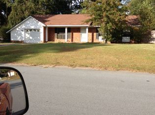 6479 Green Meadow Rd, Fayetteville, NC 28304