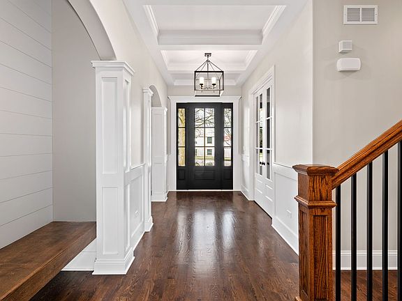 2nd image of 323 Elmwood Dr