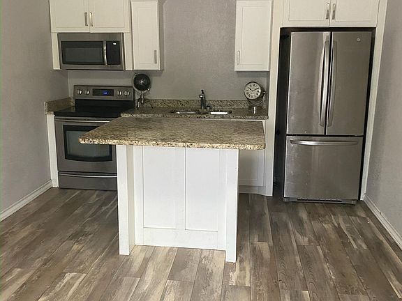 5th image of 8125 Airlift Ave #6