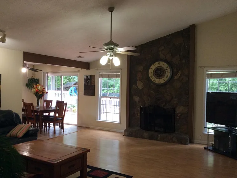 550 Creekwood Xing — Photo 5