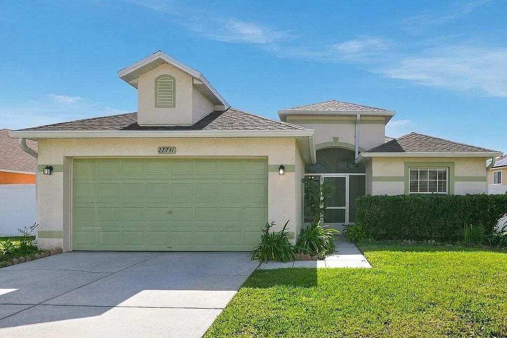 3 bed, 2.0 bath, 1812 sqft, $2,450 — Photo 1