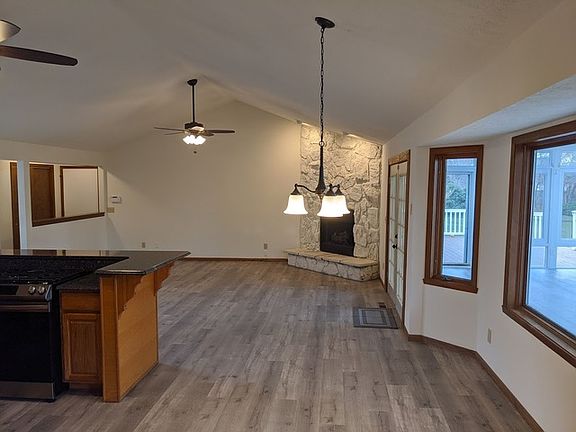 5th image of 6270 Tudor Ln