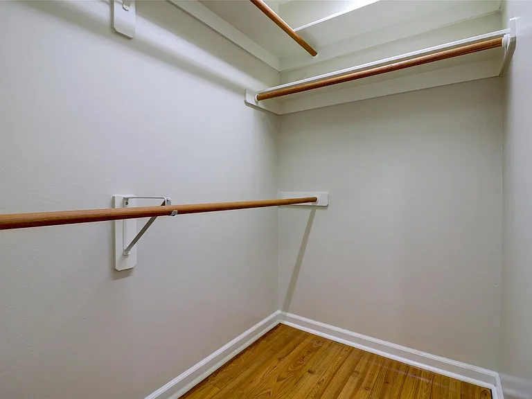 3323 Pioneer Bend Ln — Photo 36