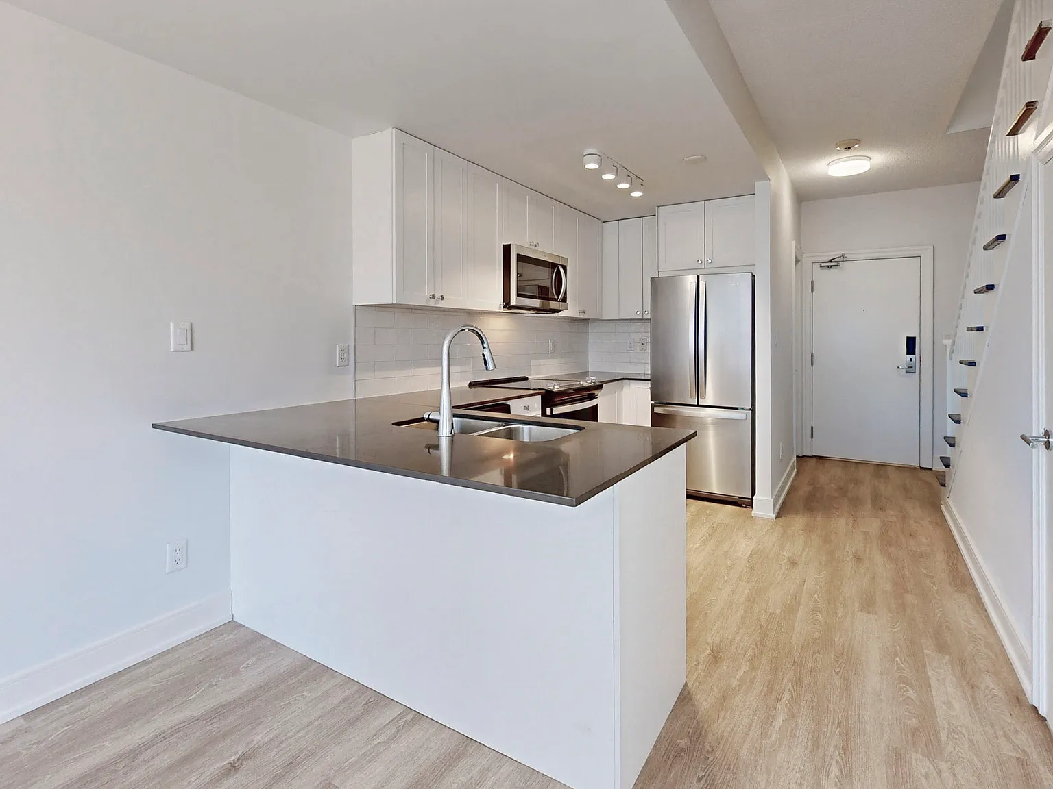 50 Spadina Road — Photo 4
