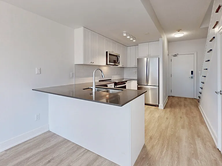50 Spadina Rd — Photo 5