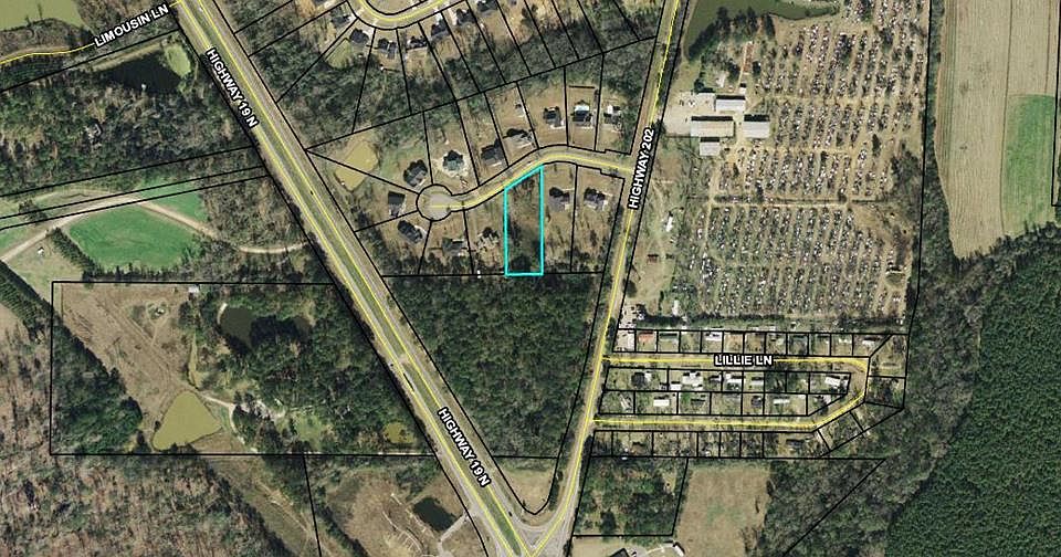 2nd image of 82 Banner Hill Dr