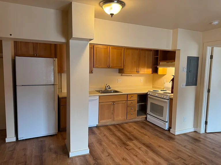520 Galena St #104 — Photo 4