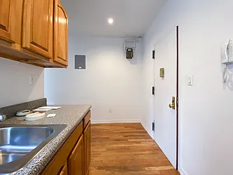 Rented by Kahen Properties