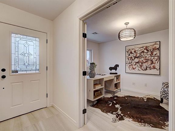 3rd image of 2717 Northampton Pl