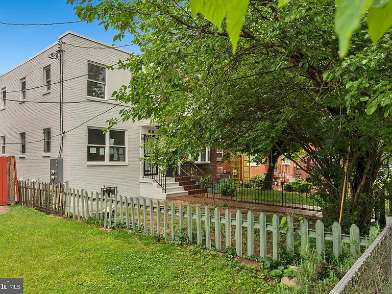 518 Oglethorpe St NE — Photo 2