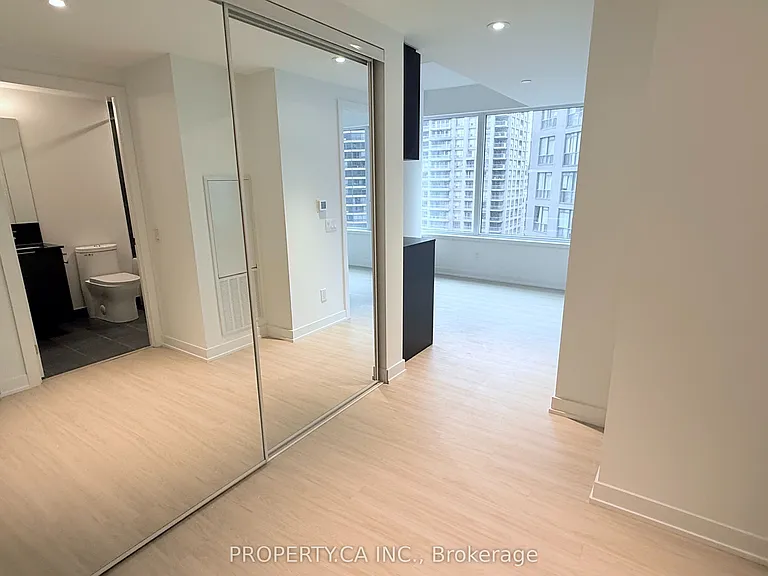 8 Wellesley St W #1916 — Photo 14
