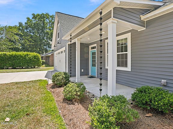 3rd image of 102 Ironwood Drive