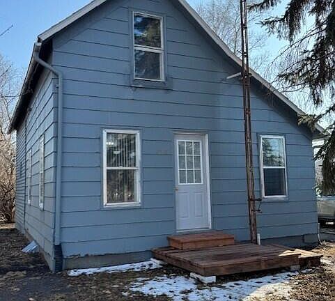 2nd image of 1015 Huron St