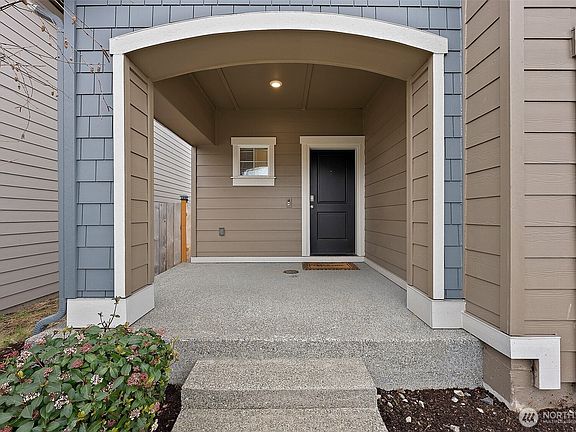 2nd image of 18427 111th Avenue E