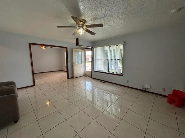 1417 Matthew Dr, Enid, OK 73701