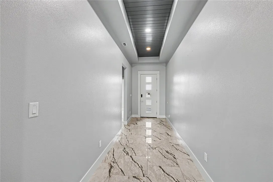 4 bed, 3.0 bath, 2270 sqft, $2,890 — Photo 2
