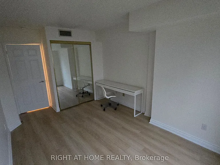 7 Broadway Ave #311 — Photo 6