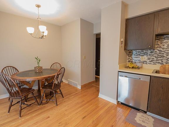 5th image of 1797 Willoway Cir N