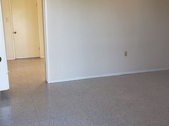3rd image of 178 S K St APT 1