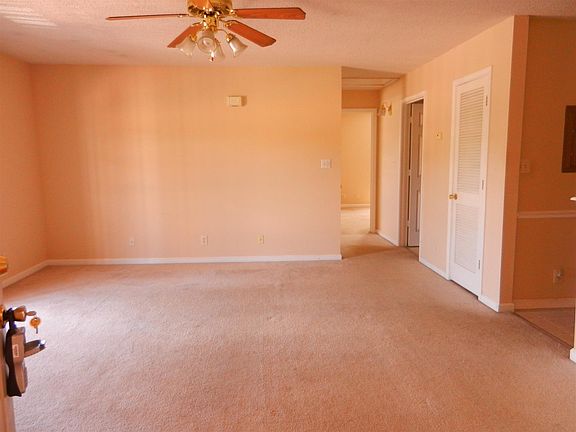 3rd image of 382 Jack Miller Blvd APT E