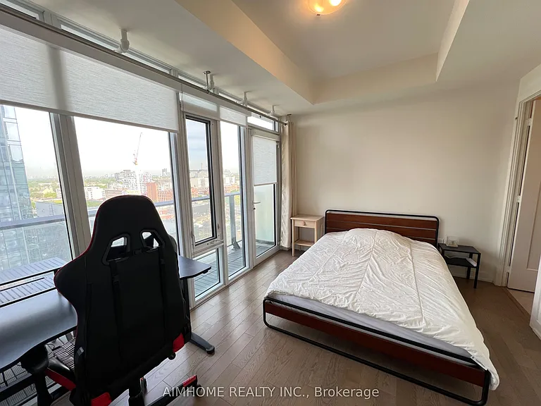 330 Richmond St W #1703 — Photo 13