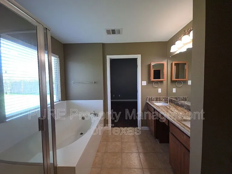 18401 Hees Ln — Photo 27
