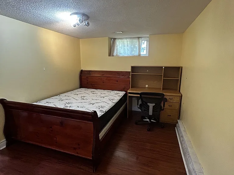 80 Aspenwood Dr #BASEMENT — Photo 3