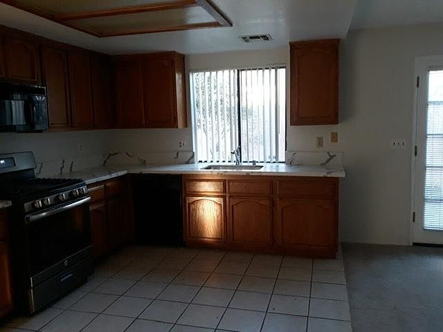2nd image of 1351 Hillandale Ave #2
