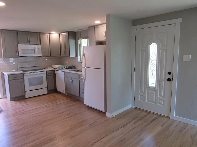 1111 Judson St — Photo 4