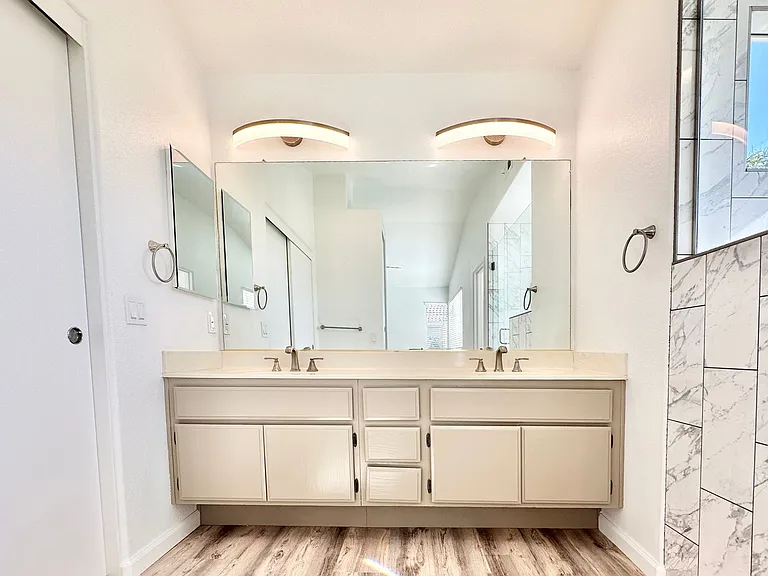 266 Royal Glen Dr — Photo 36