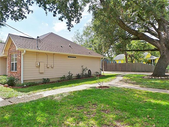 3rd image of 300 S Coulter Dr