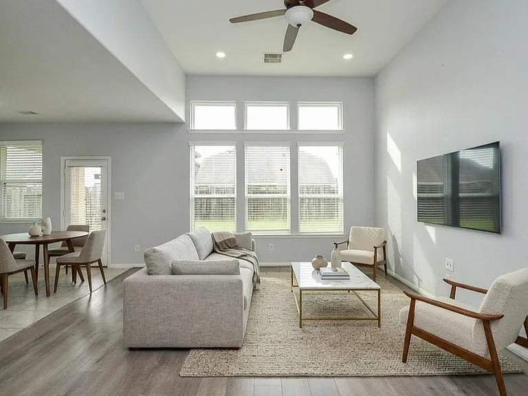 7042 Sliding Rock Cir — Photo 4