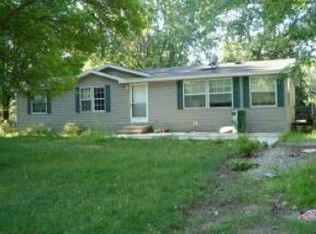 E1853 Patricia St, Waupaca, WI 54981