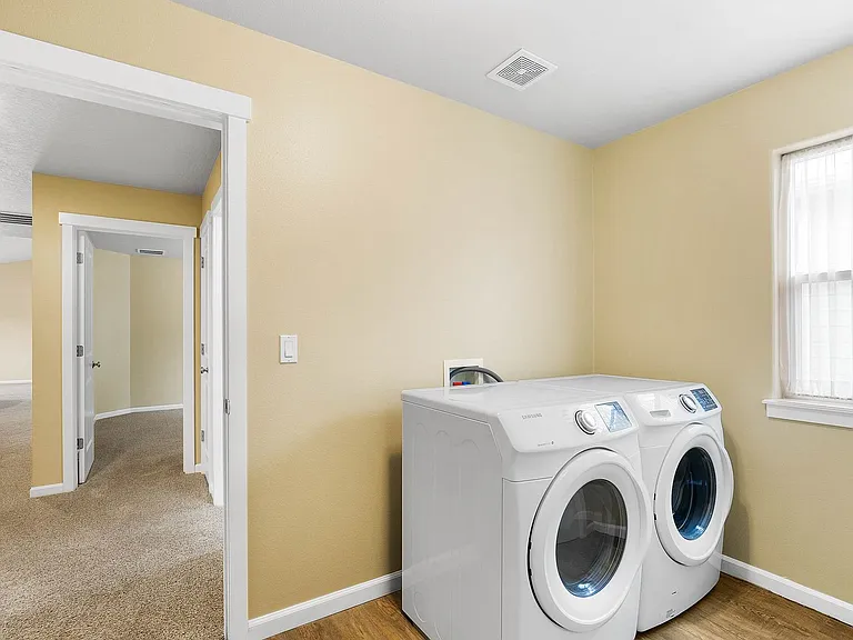 2121 N Country Vista Blvd — Photo 3