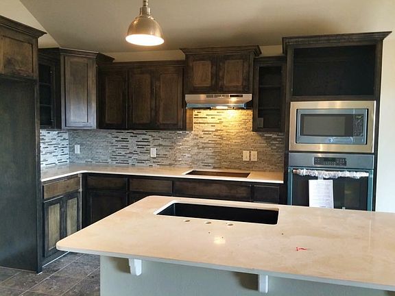 2nd image of 1118 Eaglerock Ln