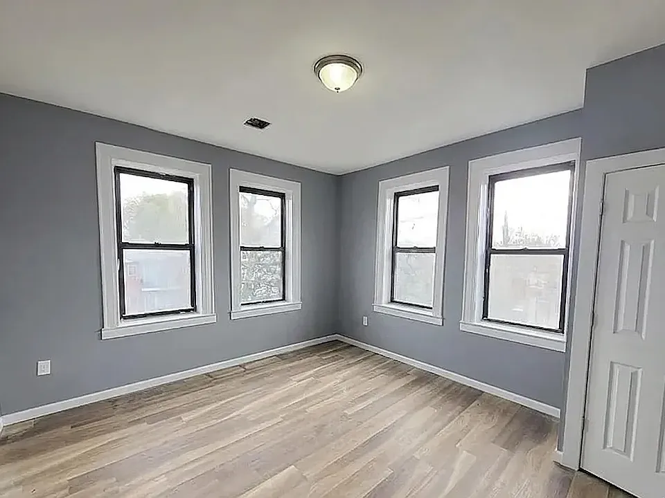 125 Osborne Ter #17
