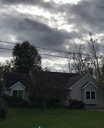 3rd image of 591 Crestview Dr