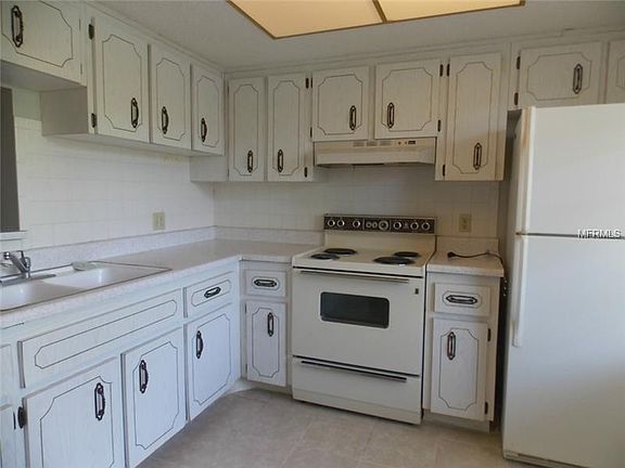 4th image of 871 New York Ave APT 309