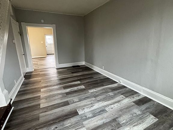 3rd image of 721 Ross Ave #A