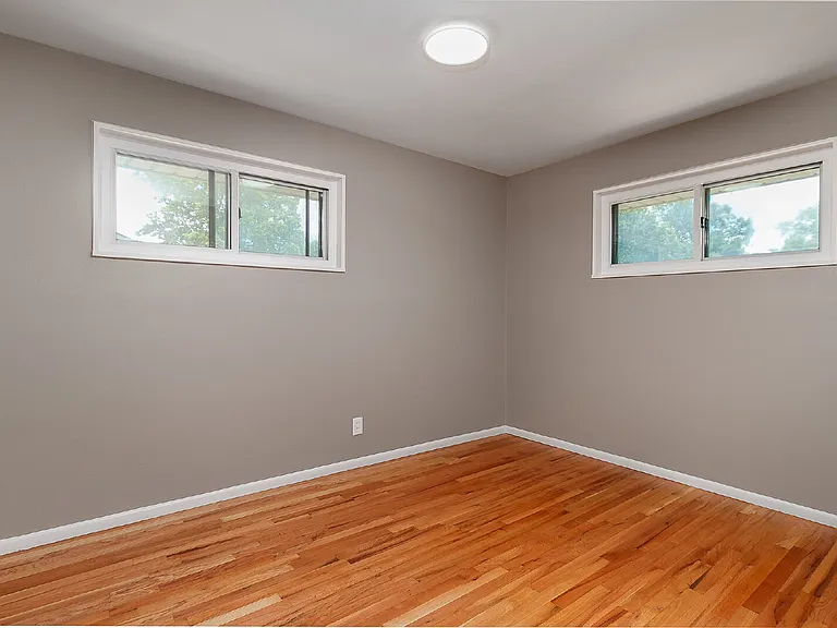 5685 Parchester Dr — Photo 18
