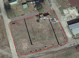 137 W Oak St, Paris, AR 72855