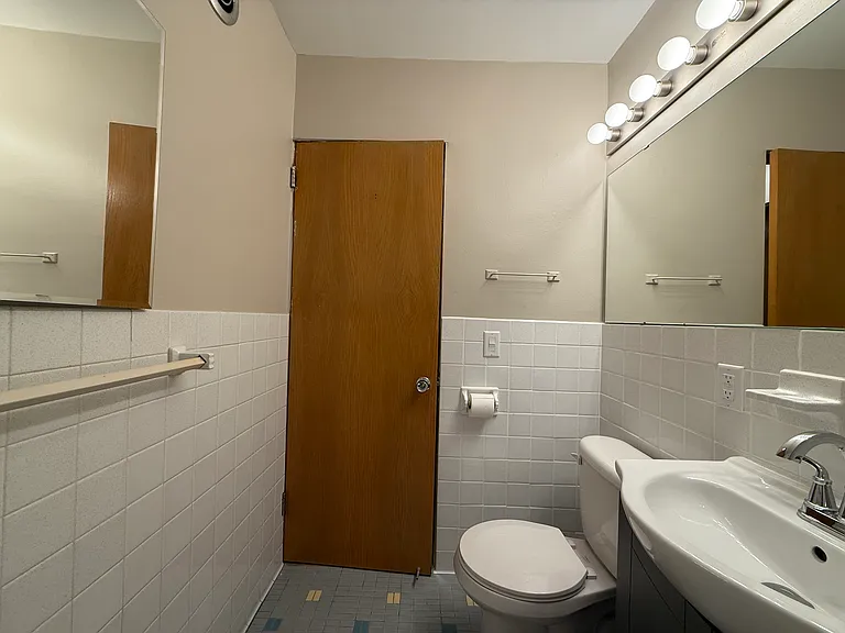 405 10th Ave N #203 — Photo 9