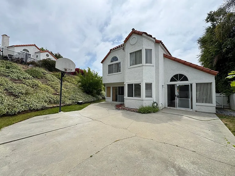 1423 Portofino Dr — Photo 40